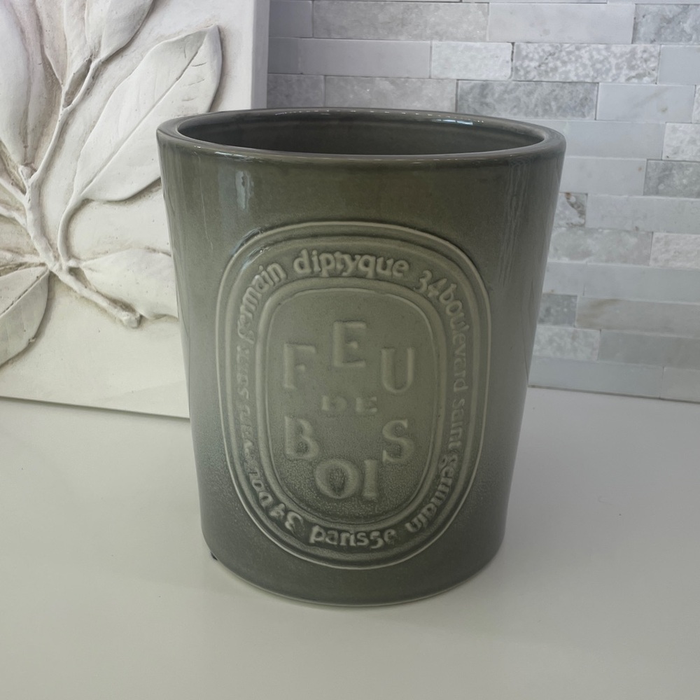 diptyque Ceramic Candle Holder in grey- used see photos